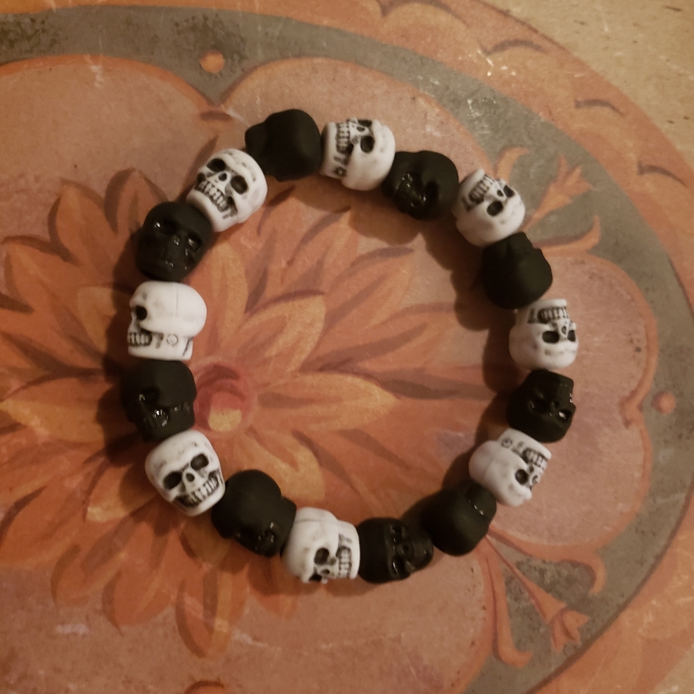 Bracelets - Picture 13 of 16